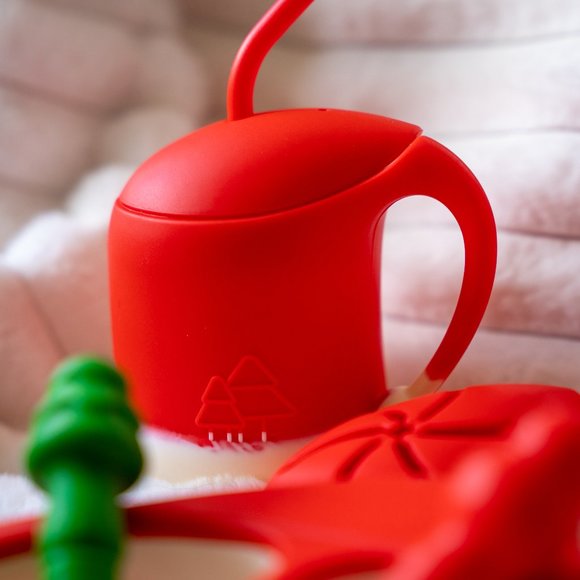 8 Piece Silicone Christmas Dining Set - Picture 4 of 5